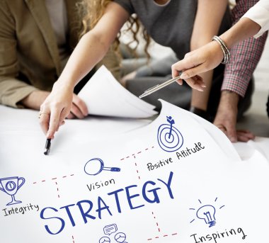 Poster ve strateji çalışma tasarımcılar