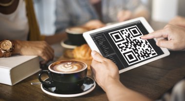 Kişi dijital Tablet ile