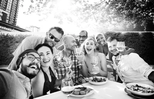 Beautiful friends laughing — Stock Photo, Image