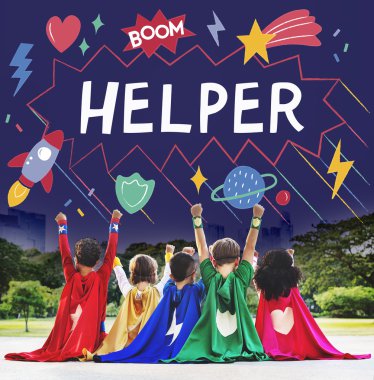 Birlikte oynayan süper kahramanlar çocukları