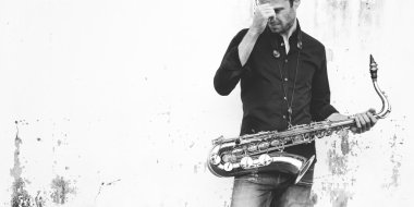 Saksafon tutan jazzman