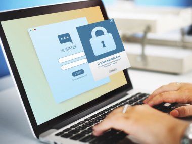 Not Defteri ile çalışan kişi