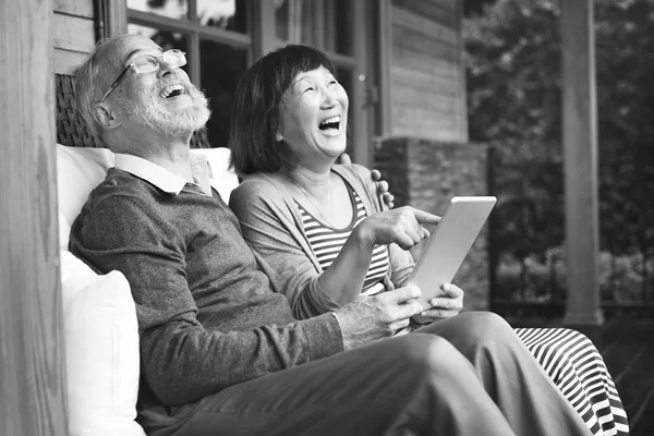 Paar keer samen tijd doorbrengen — Stockfoto