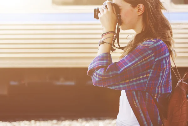 Frau macht Fotos — Stockfoto