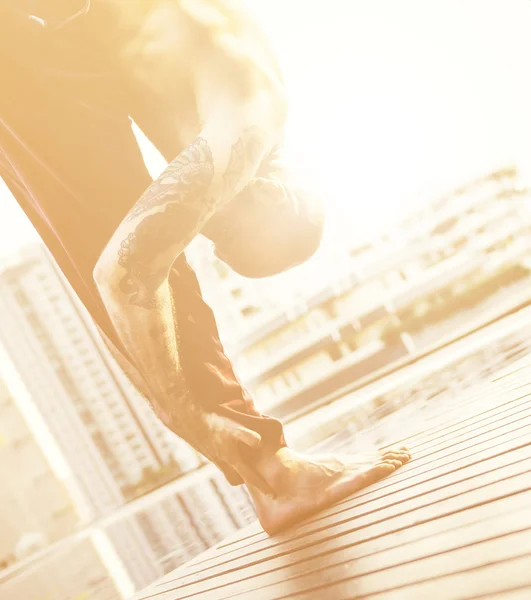 Man doet Yoga praktijk — Stockfoto