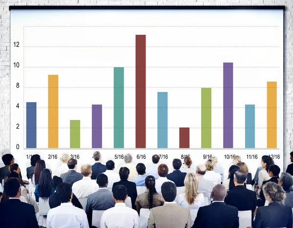 Geschäftsleute während der Unternehmensdiskussion — Stockfoto