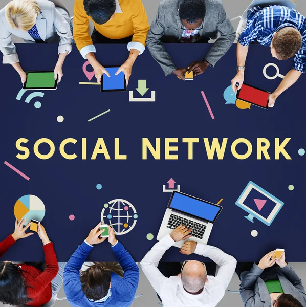 Geschäftsleute mit sozialem Netzwerk, Konzept — Stockfoto