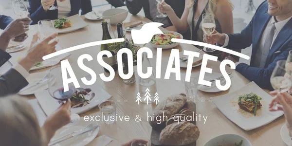 Pessoas de negócios no restaurante com conceito de associados — Fotografia de Stock