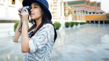 Seyahat kadın kamera ile