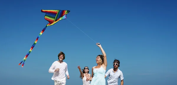 Ludzie celebracja Party na plaży — Zdjęcie stockowe