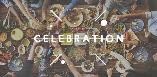 Personnes et nourriture avec Célébration — Photo