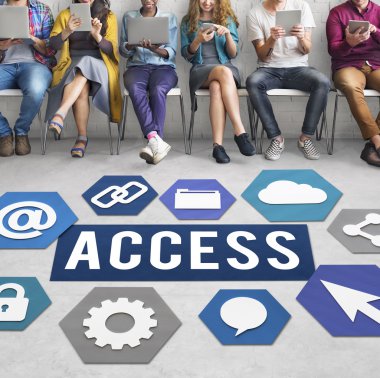 İnsanlar dijital araçları tarama 