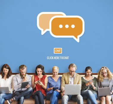 Çeşitlilik insanlarla dijital cihazlar