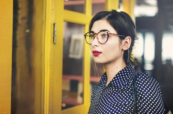 Vrouw in stijl glazen — Stockfoto