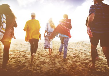 farklı insanlar beach partide