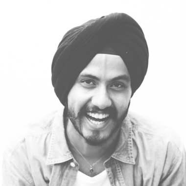 yakışıklı Hintli adam 