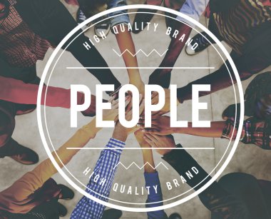 Sıradan insanlar elele 