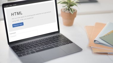 Ofis Masaları üzerinde açılan not defteri