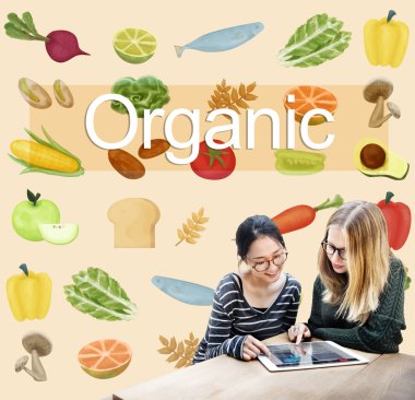 Dijital tablet ile güzel kızlar