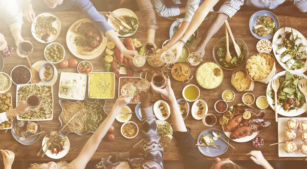 Personas y comida con Concepto — Foto de Stock