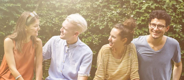 Friends have fun together — Stock Photo, Image