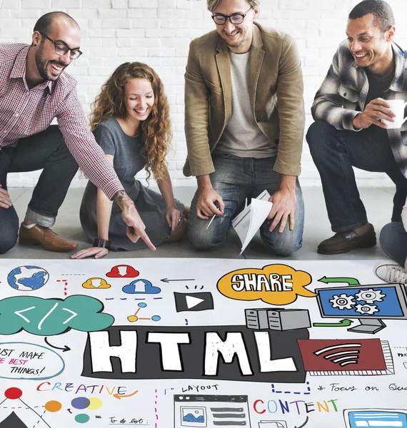 Desainer yang bekerja dengan poster dan html — Stok Foto