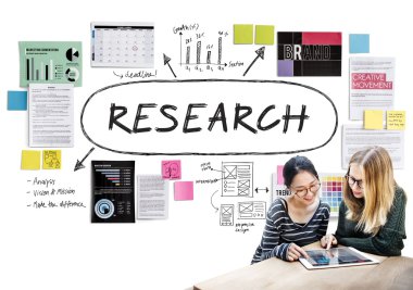 Dijital tablet ile güzel kızlar