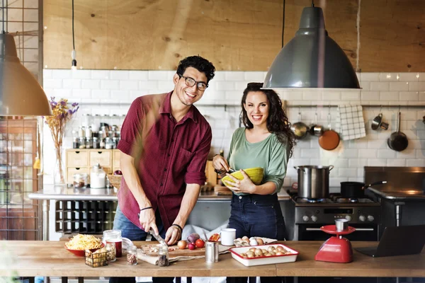 Young couple Cooking food — Stock Photo, Image
