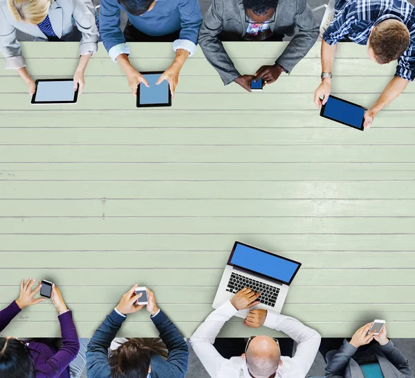 Equipe de negócios e rede de tecnologia de conexão — Fotografia de Stock