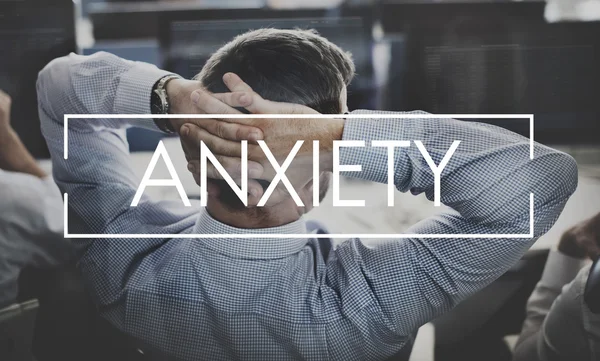 Hombre de negocios se relaja y la ansiedad —  Fotos de Stock