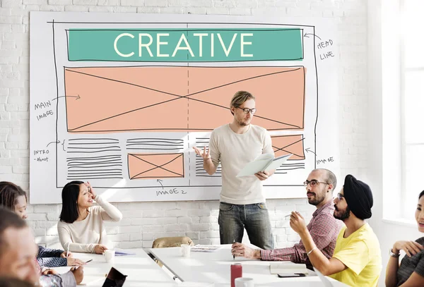 Reunión de negocios con creativo — Foto de Stock