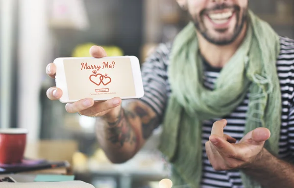 Man met smartphone — Stockfoto