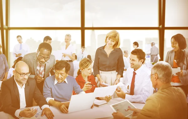 Equipe de negócios trabalhando juntos — Fotografia de Stock