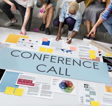 Kattaki insanlar çizim afiş