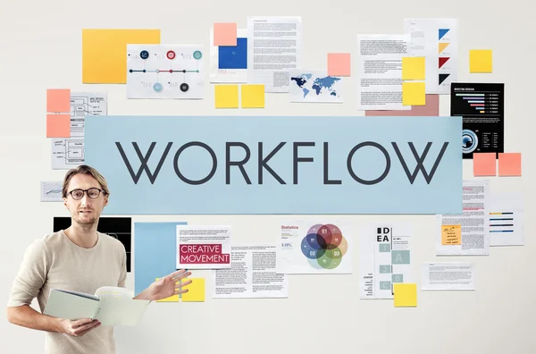 Zakenman werken met workflow — Stockfoto