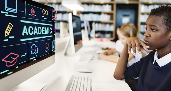 Kids studying with computer — Stock Photo, Image