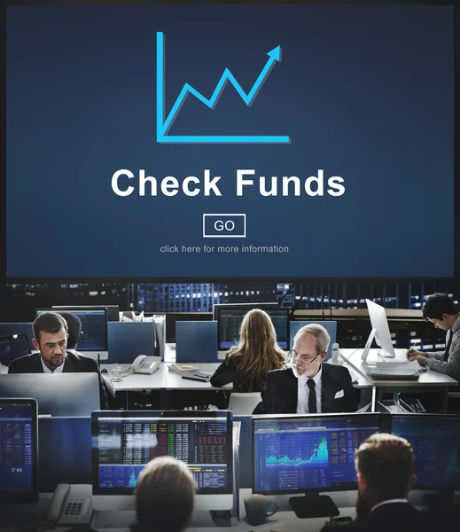 Trabalhadores empresariais e fundos de verificação — Fotografia de Stock