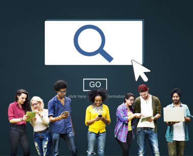 dijital cihazlar olan öğrenciler