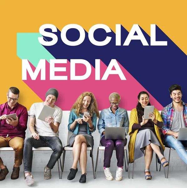 insanlar dijital cihazlar tarama