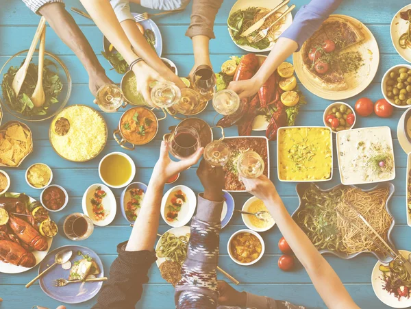 Mesa con comida y concepto —  Fotos de Stock