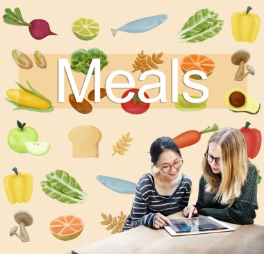 Dijital tablet ile güzel kızlar