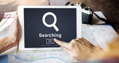 Uygulama kullanan kadın  