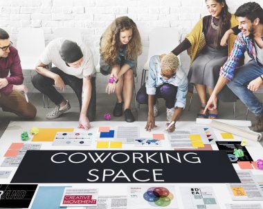 Kattaki insanlar çizim afiş  