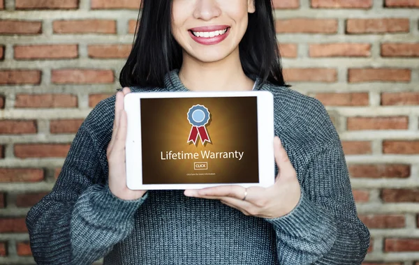 Portrait of woman with tablet pc — Stock Photo, Image