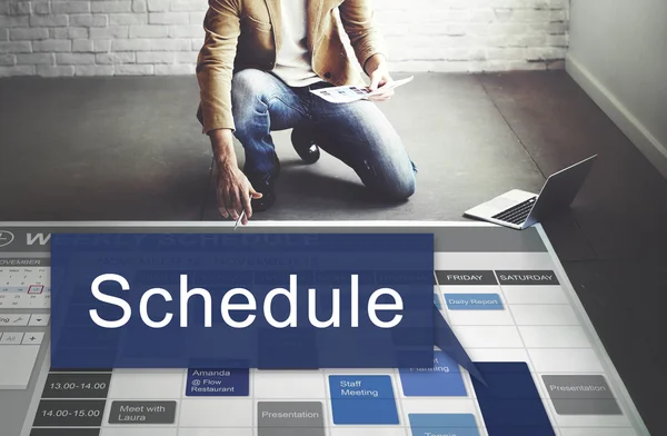 ビジネスマンのスケジュールの使用 — ストック写真