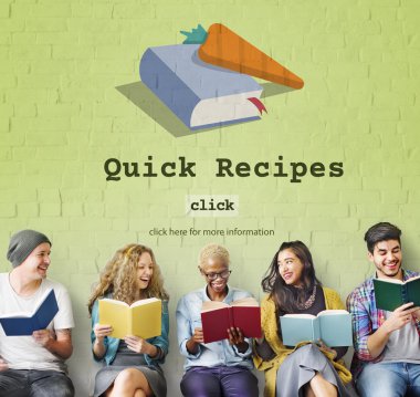 bir grup insan kitap okuma 