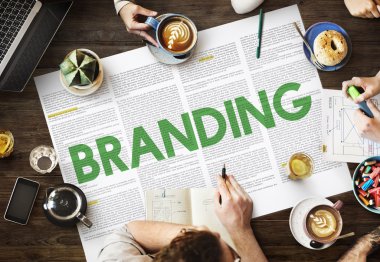 Marka ile posteri ile tablo