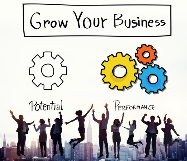 скачущие офисные работники
