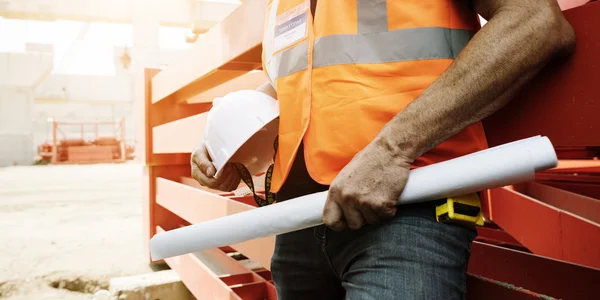 Ingeniero Trabajador con plan —  Fotos de Stock