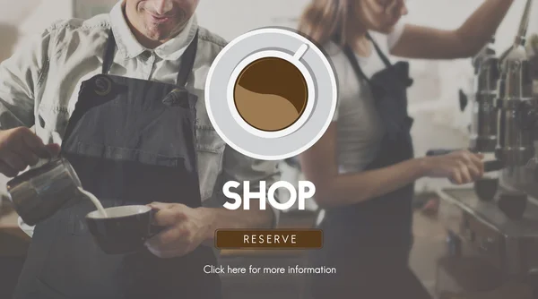 Baristas elaborando café en la cafetería —  Fotos de Stock
